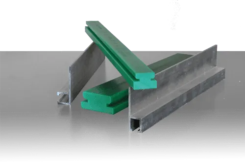 Flexibly interchangeable, installation-friendly strip brushes for sliding into c-rails